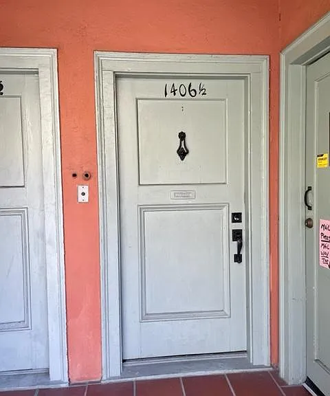 1406 N Formosa Ave #1/2 — Photo 17