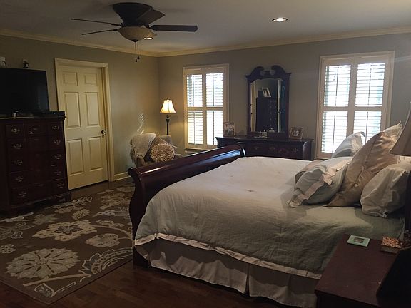 Downstairs master befroom