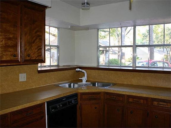 4th image of 14917 Forest Lodge Ct