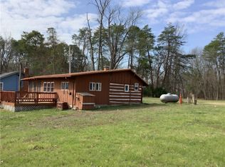 16 Sportsman Club Rd, Greenup, IL 62428