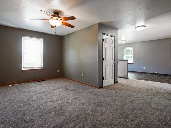 5th image of 603 S 4th St