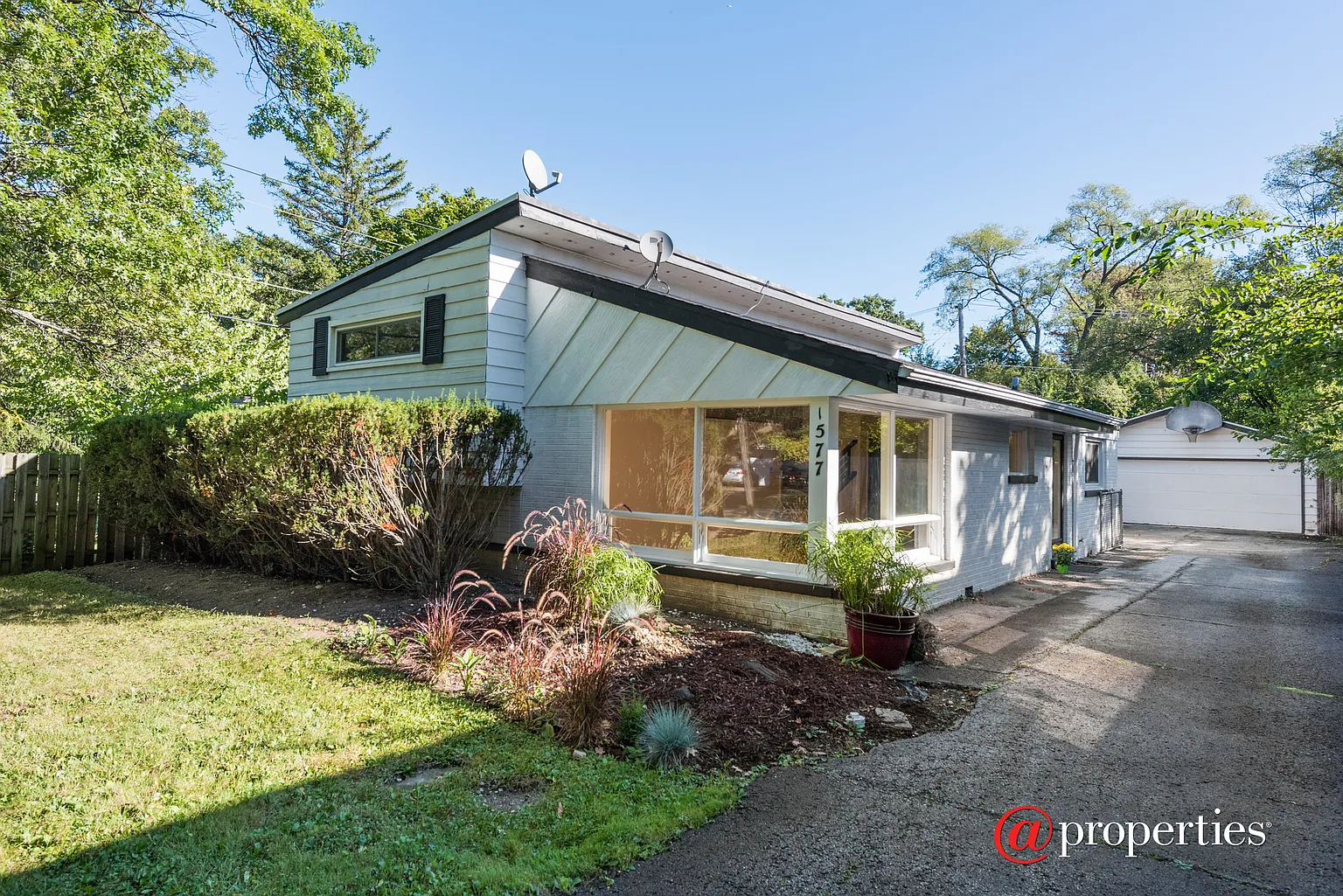 1577 Arbor Ave photo 1