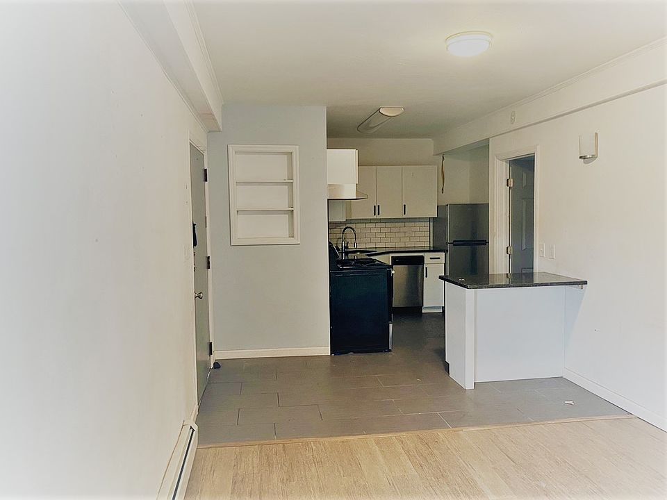 1st image of 373 Washington Ave APT 3