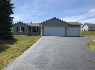 11342 Lemon Grass Ln, Roscoe, IL 61073