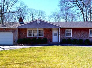 23 Kennedy Dr, East Quogue, NY 11942
