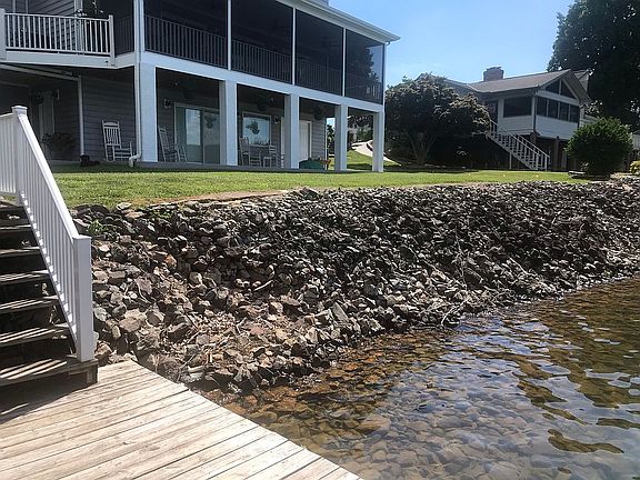 5th image of 452 Lake Point Dr
