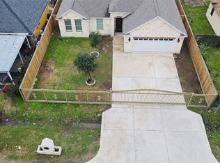 1110 Twin Oaks St, Houston, TX 77076