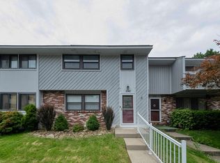 1042 Ryeland Ct, Bridgeville, PA 15017