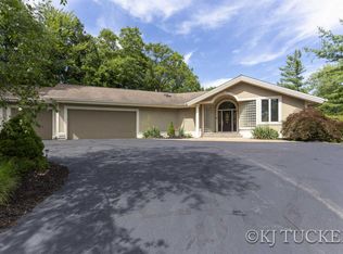 6799 Cascade Lakes Ct SE, Grand Rapids, MI 49546