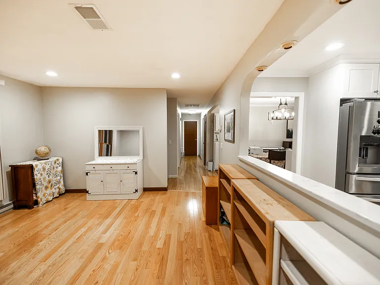 384 Walnut St — Photo 13