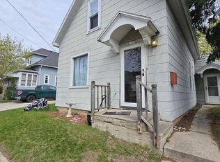 1416 Columbus St, Manitowoc, WI 54220