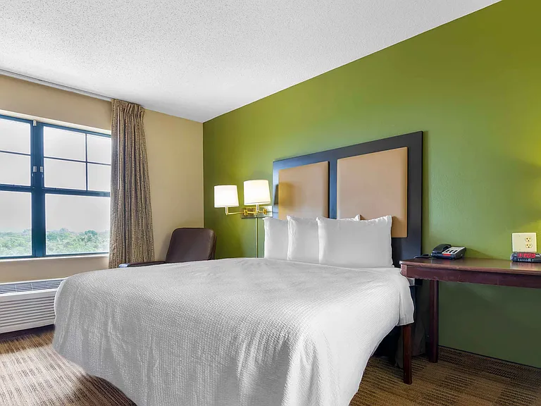 Studio Suite - 1 Queen Bed