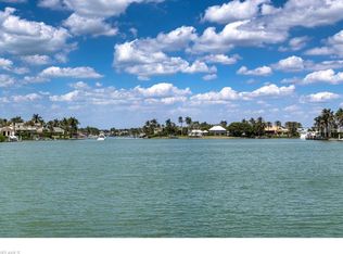 605 Admiralty Parade W, Naples, FL 34102