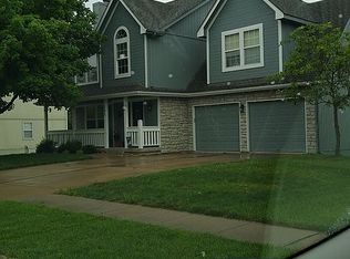 303 SW Longhorn Dr, Oak Grove, MO 64075