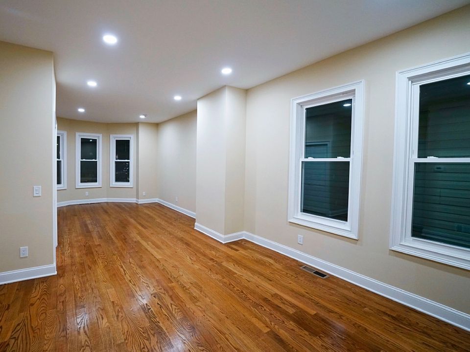 1st image of 710 21st St Floor 1
