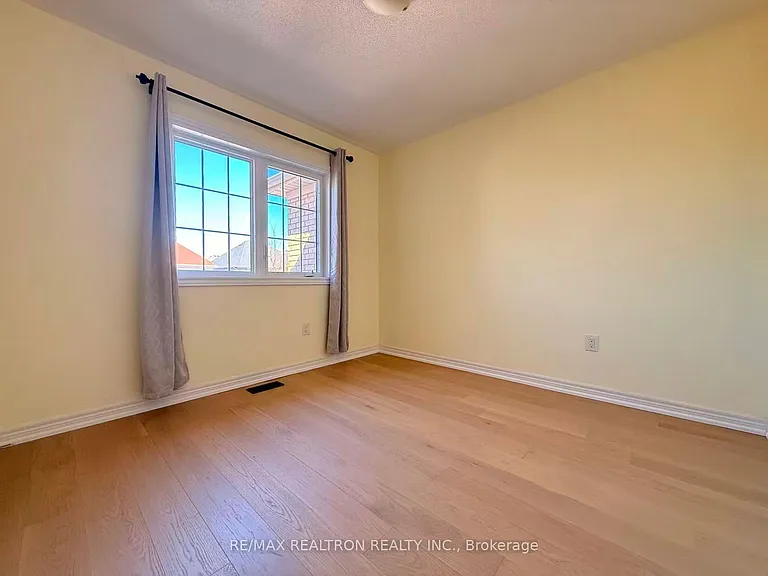 7 Hyacinth St — Photo 27