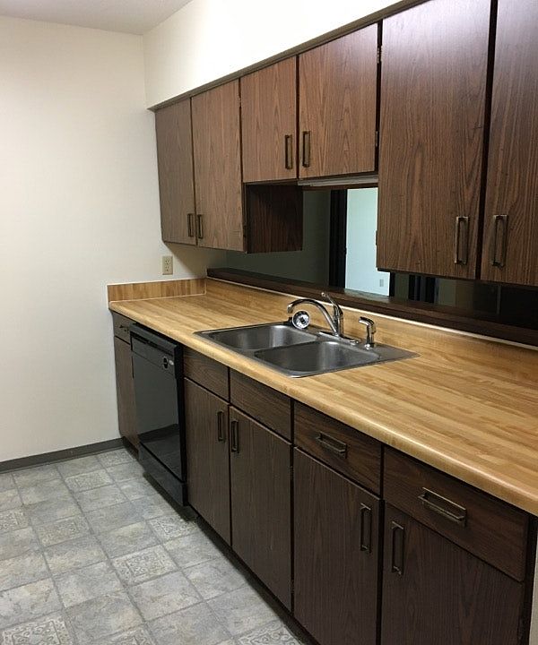 2nd image of 8521 Parkvilla Dr APT 103W