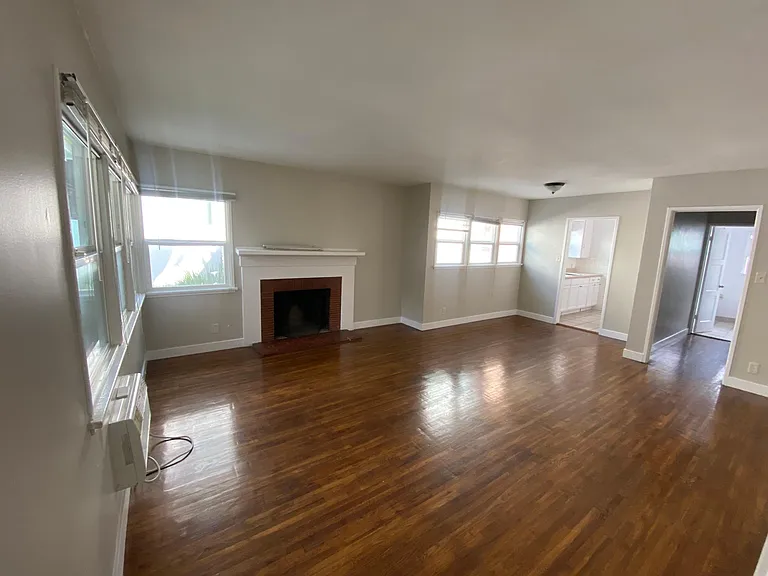 5418 Carlton Way #4 — Photo 7