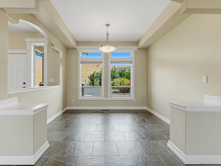 125 E Mountain Brook Ln — Photo 12