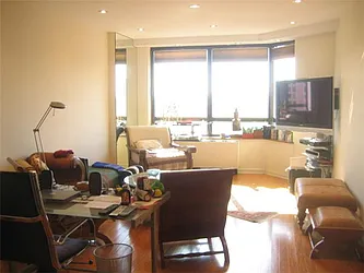 Rented by R New York