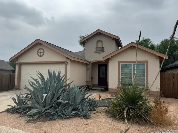 103 SUTTON PL, Uvalde, TX 78801