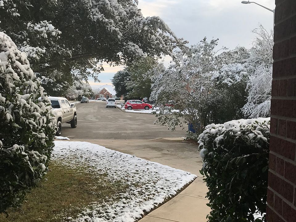 2nd image of 1721 Oak Path