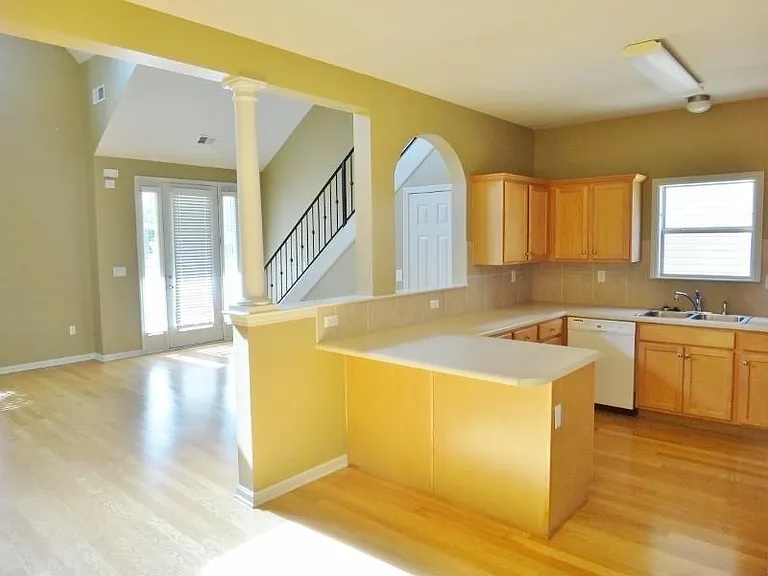 1327 Harbor Park Dr — Photo 7