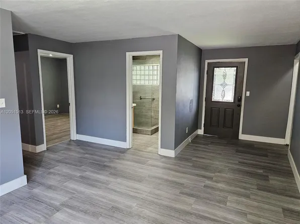 5627 SW 26th St, Hollywood, FL 33023