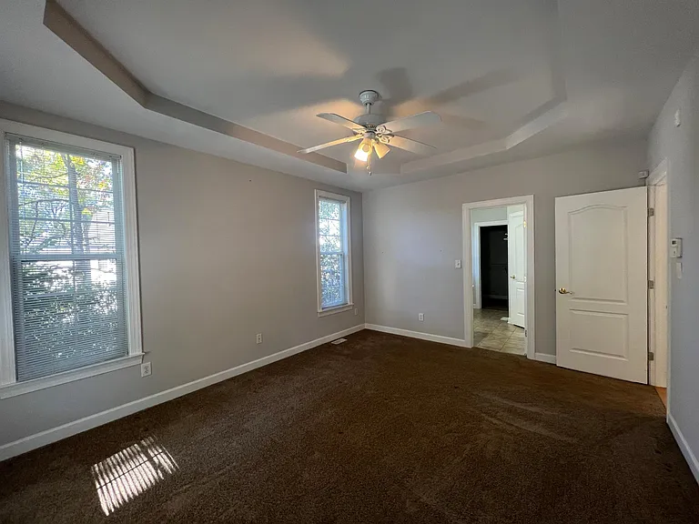1004 Melville Ln — Photo 27