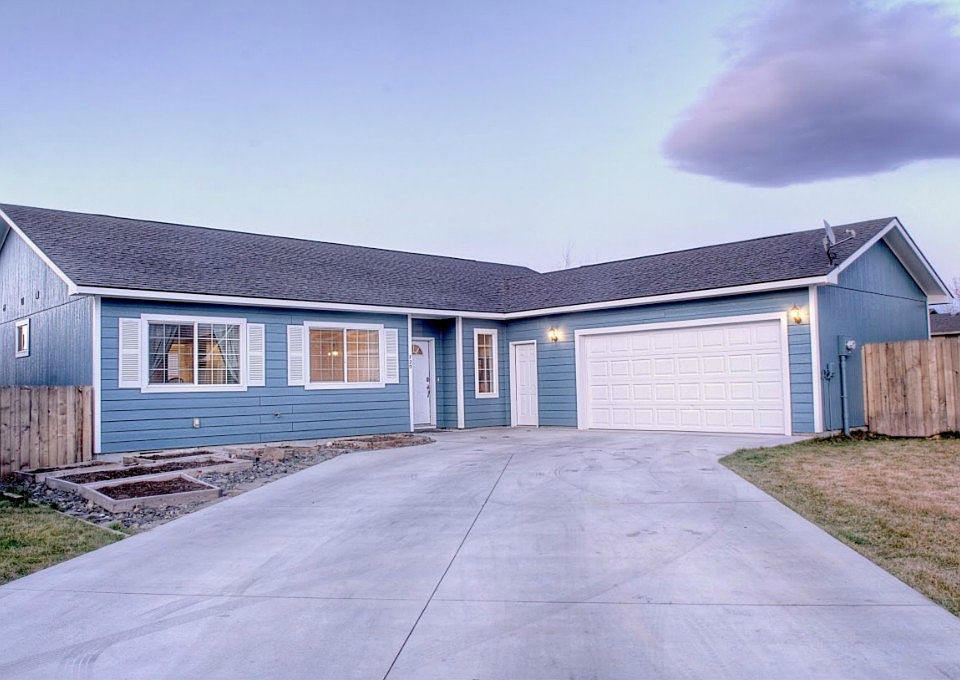 1st image of 720 N Larkspur Ln