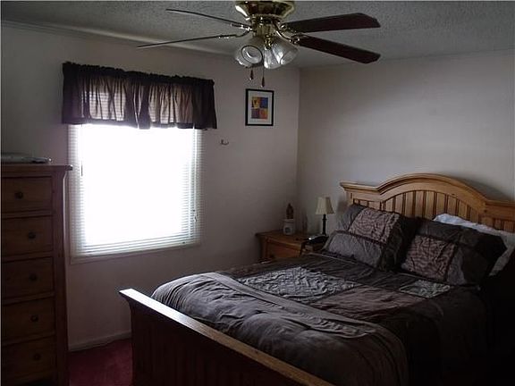 4th image of 19 Hawthorne Dr