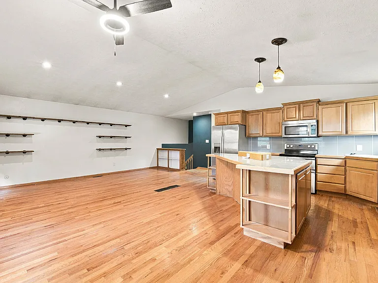 12822 Clermont St — Photo 10