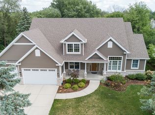 6115 Middaugh Ave, Downers Grove, IL 60516