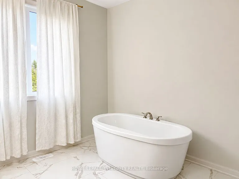 747 Coast Cir — Photo 15