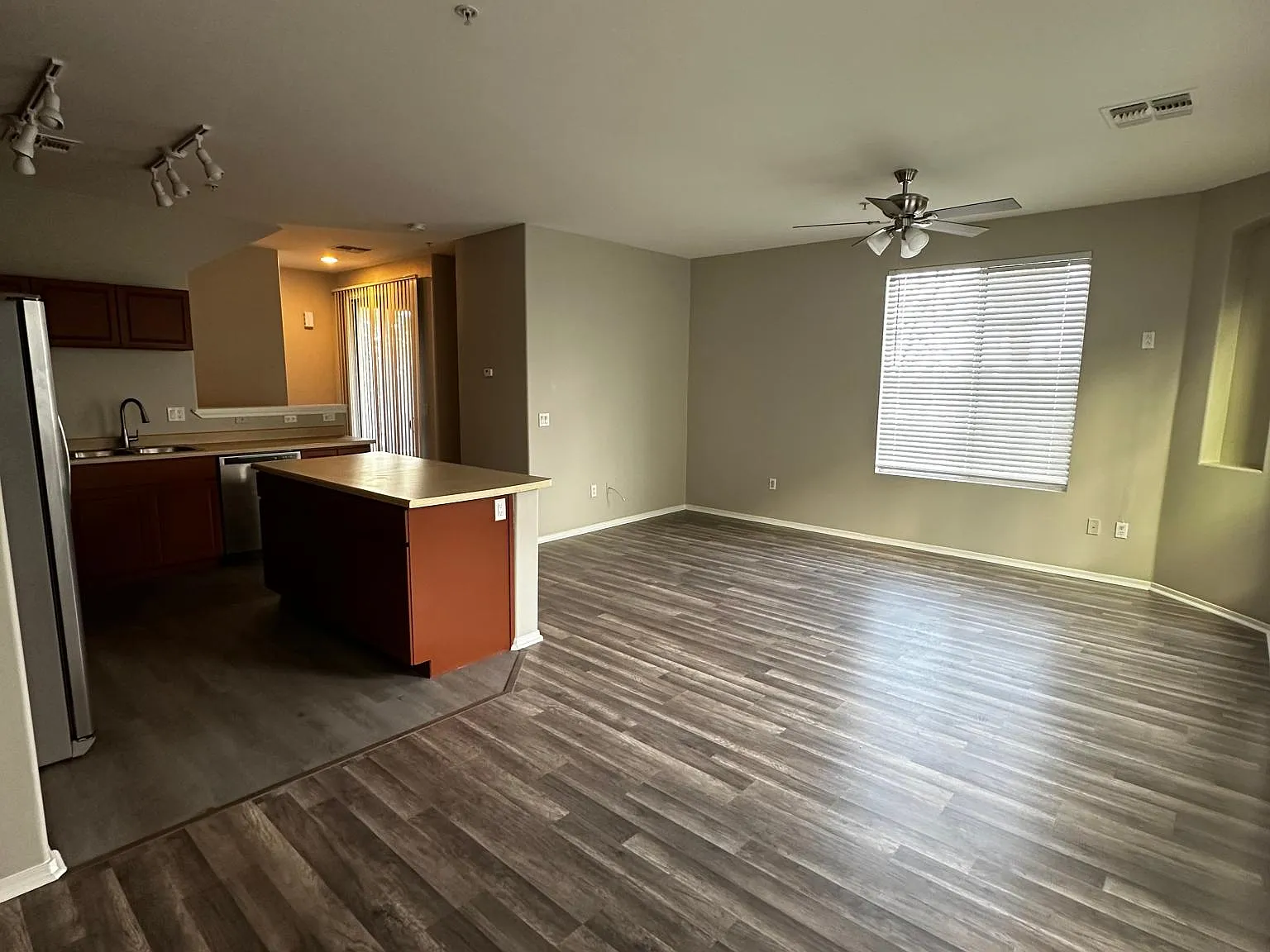 2 bed, 1326 sqft, $1,475 — Photo 3