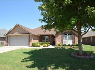 1261 Coventry Ln, Centerton, AR 72719