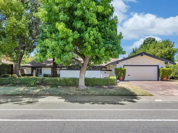4611 American River Dr, Sacramento, CA 95864