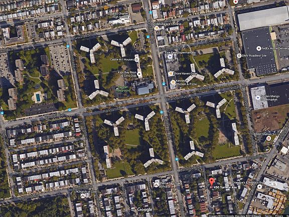2nd image of 450 Turneur Ave