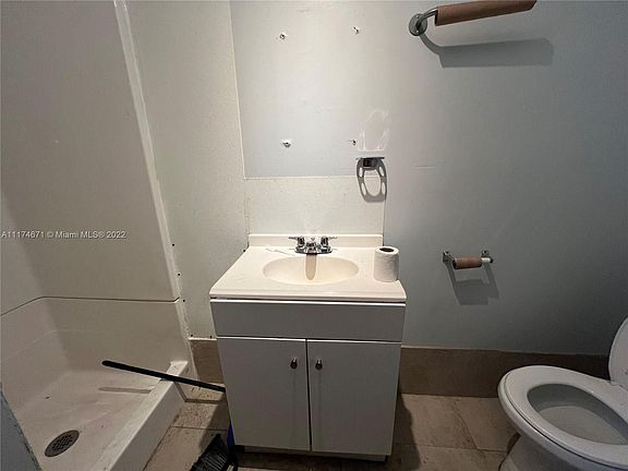 5th image of 521 S 21st Ave #3