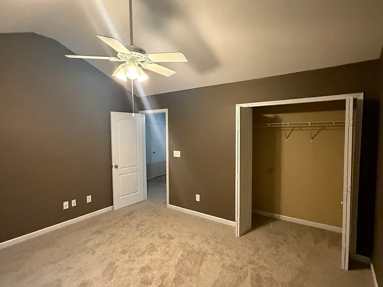 2414 Suwanee Pointe Dr — Photo 33