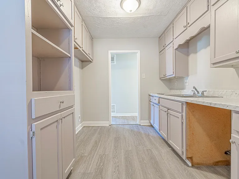 4518 Quince Rd — Photo 10