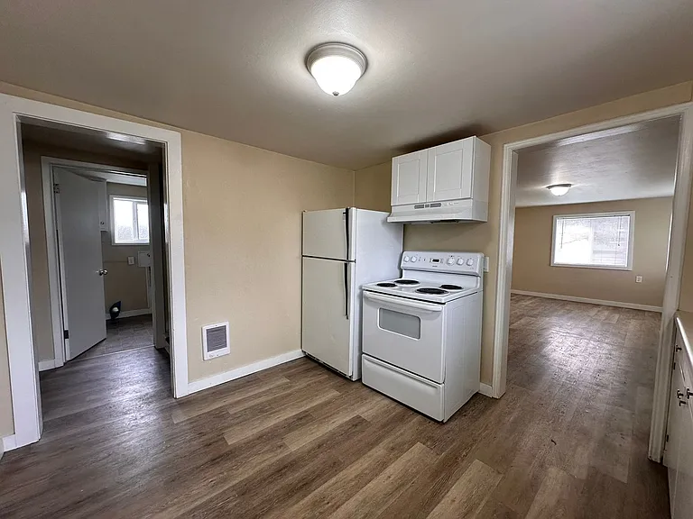 2306 J St — Photo 14