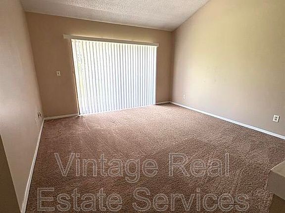 5th image of 3319 Fox Lake Dr