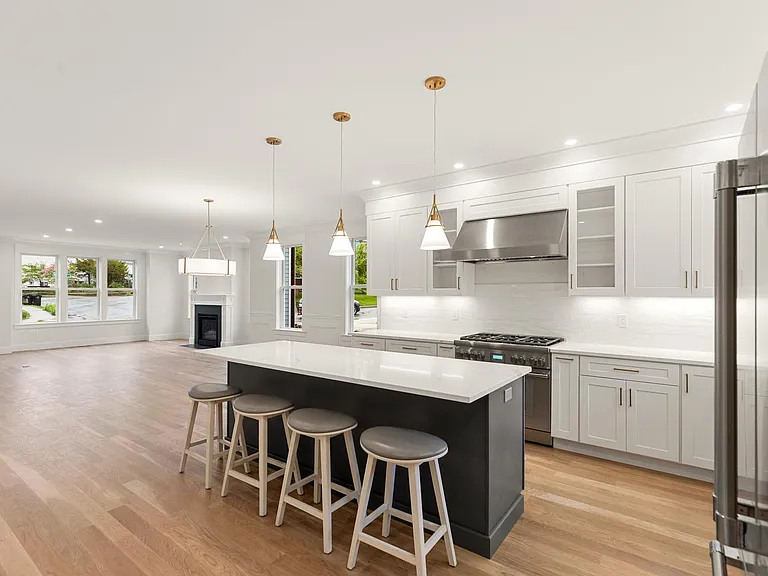 45 Maplewood St #45 — Photo 5