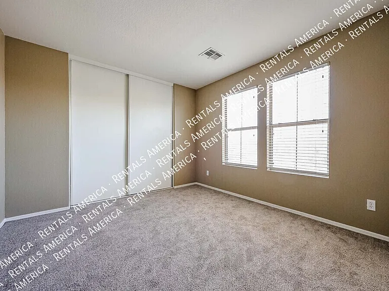 1356 E Clifton Ave — Photo 19