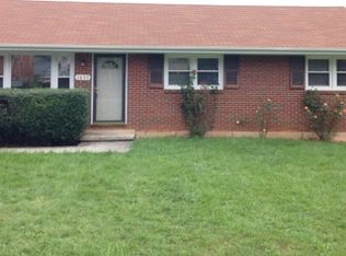 1433 Arrow Dr, Salem, VA 24153
