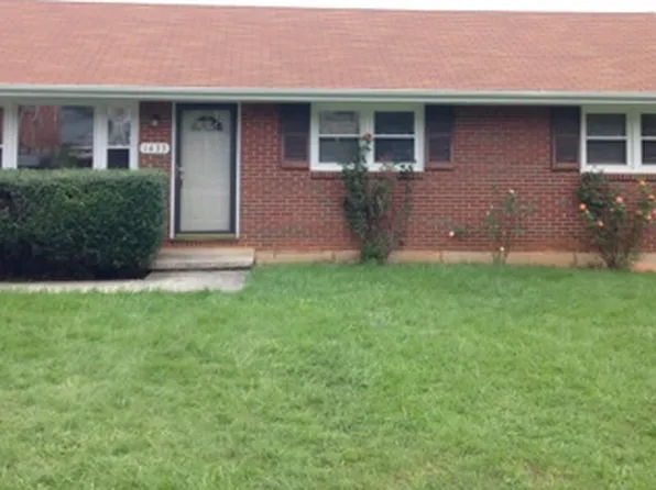 1433 Arrow Dr, Salem, VA 24153