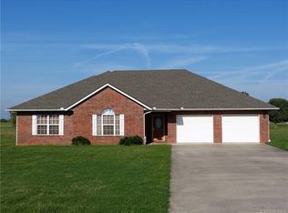 109 Stonegate Dr, Pryor, OK 74361