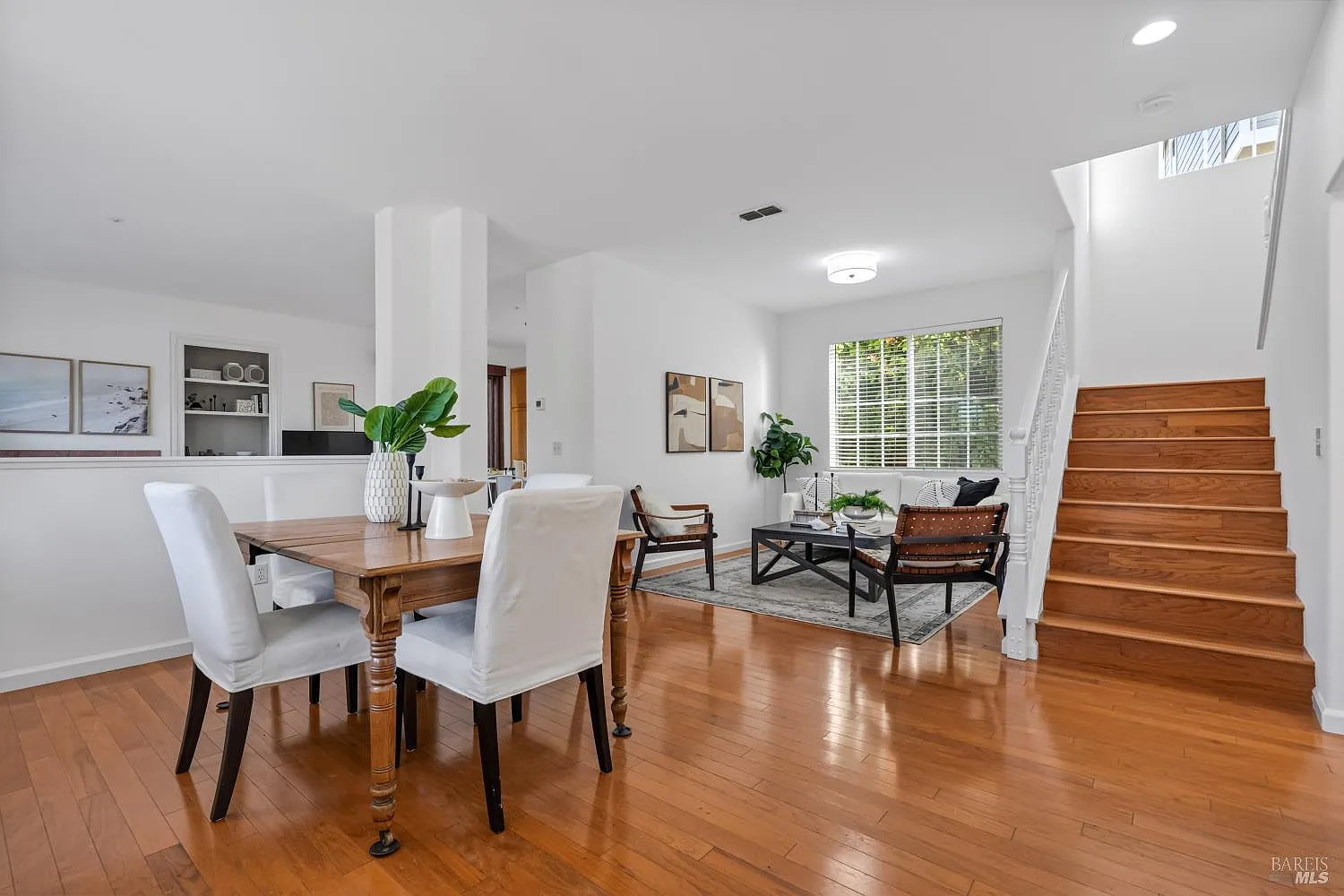 1073 Warren Drive - Photo 5