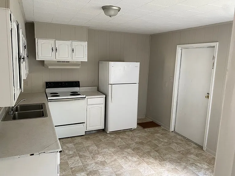 912 Central Ave #912 — Photo 2